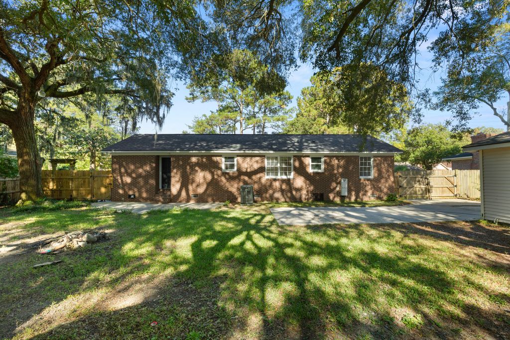 Photo of 1787 Dogwood Road, Charleston, SC 29414 (MLS # 25030203)