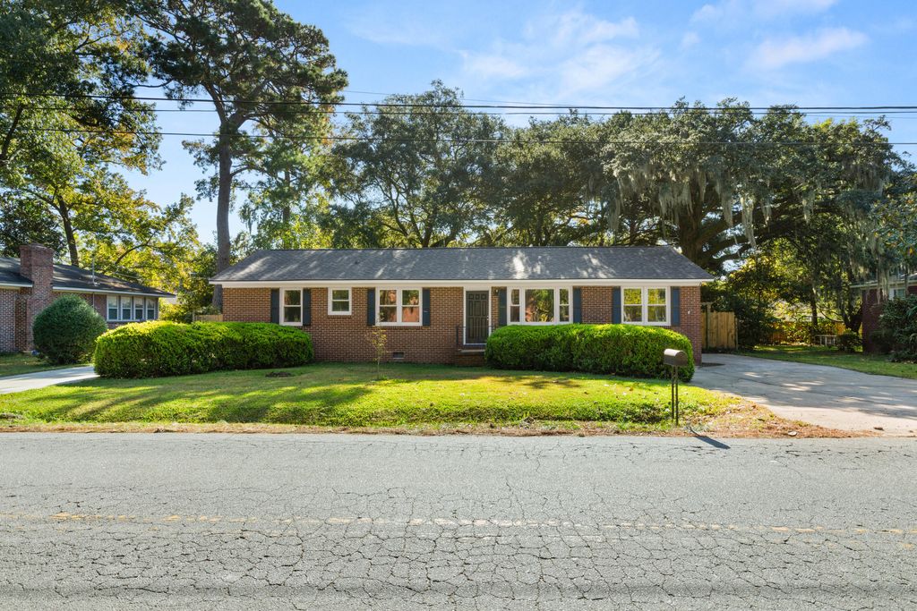 Photo of 1787 Dogwood Road, Charleston, SC 29414 (MLS # 25030203)