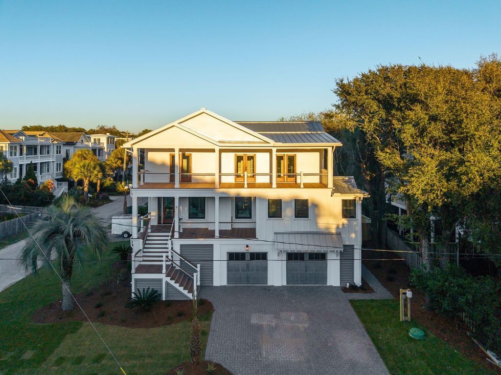 Photo of 6 30th Avenue, Isle of Palms, SC 29451 (MLS # 25029896)