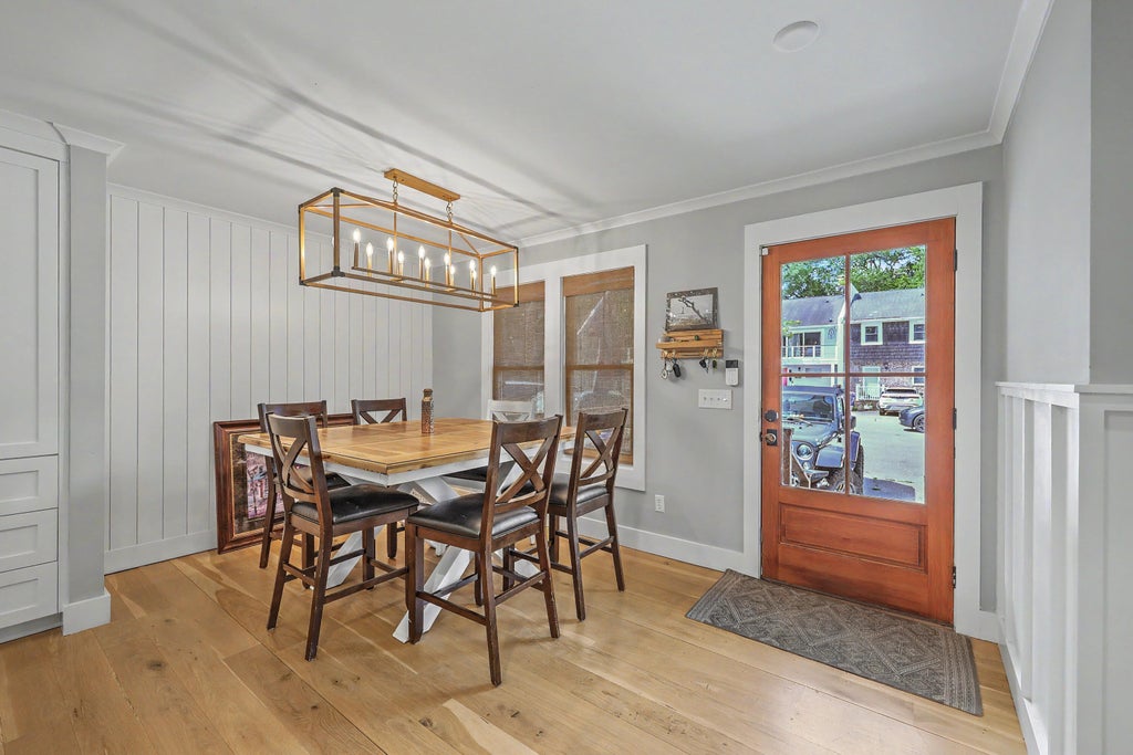 Photo of 952 Myrtle Court, Mount Pleasant, SC 29464 (MLS # 26021270)