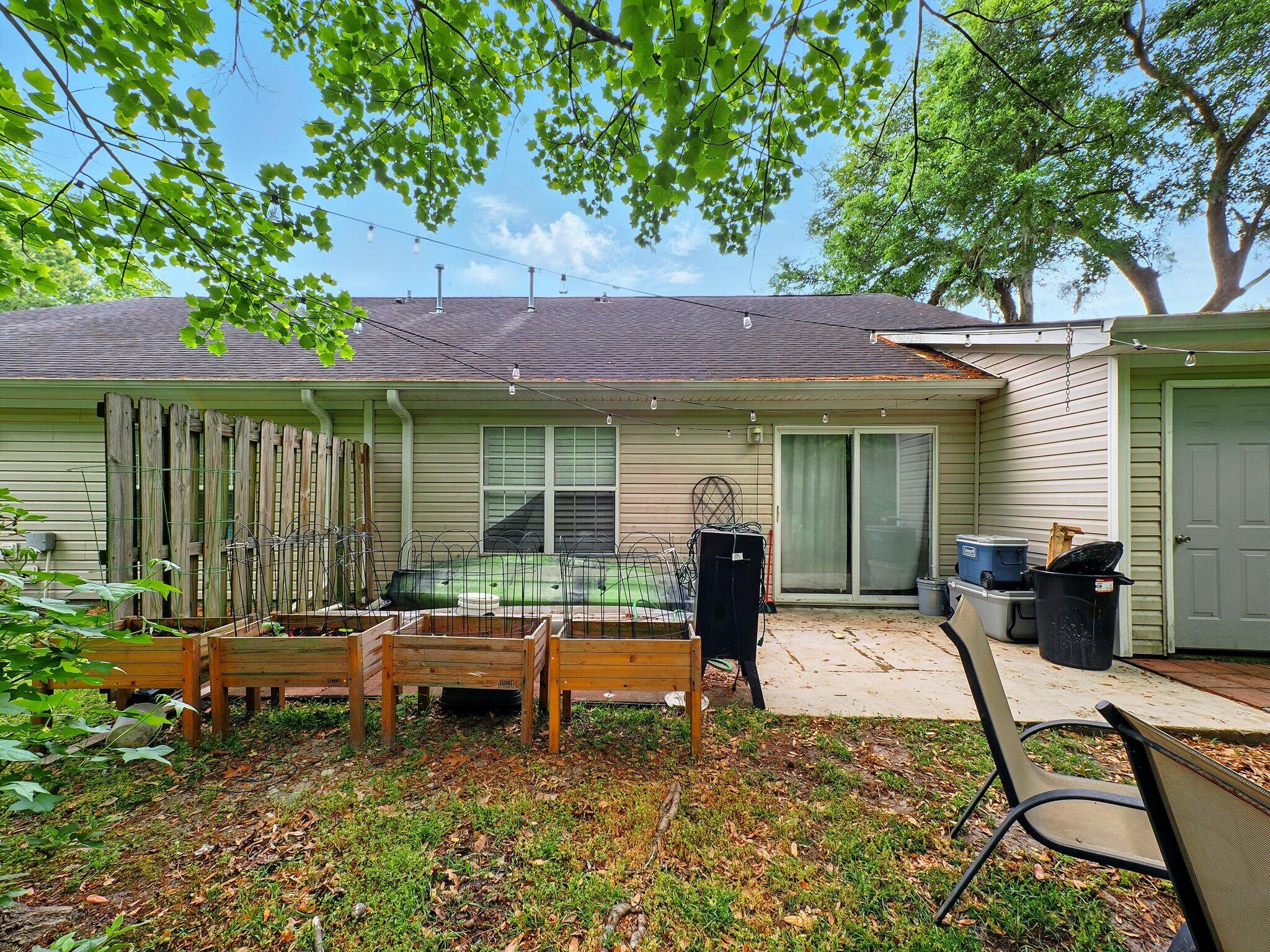 325 Dupont Way