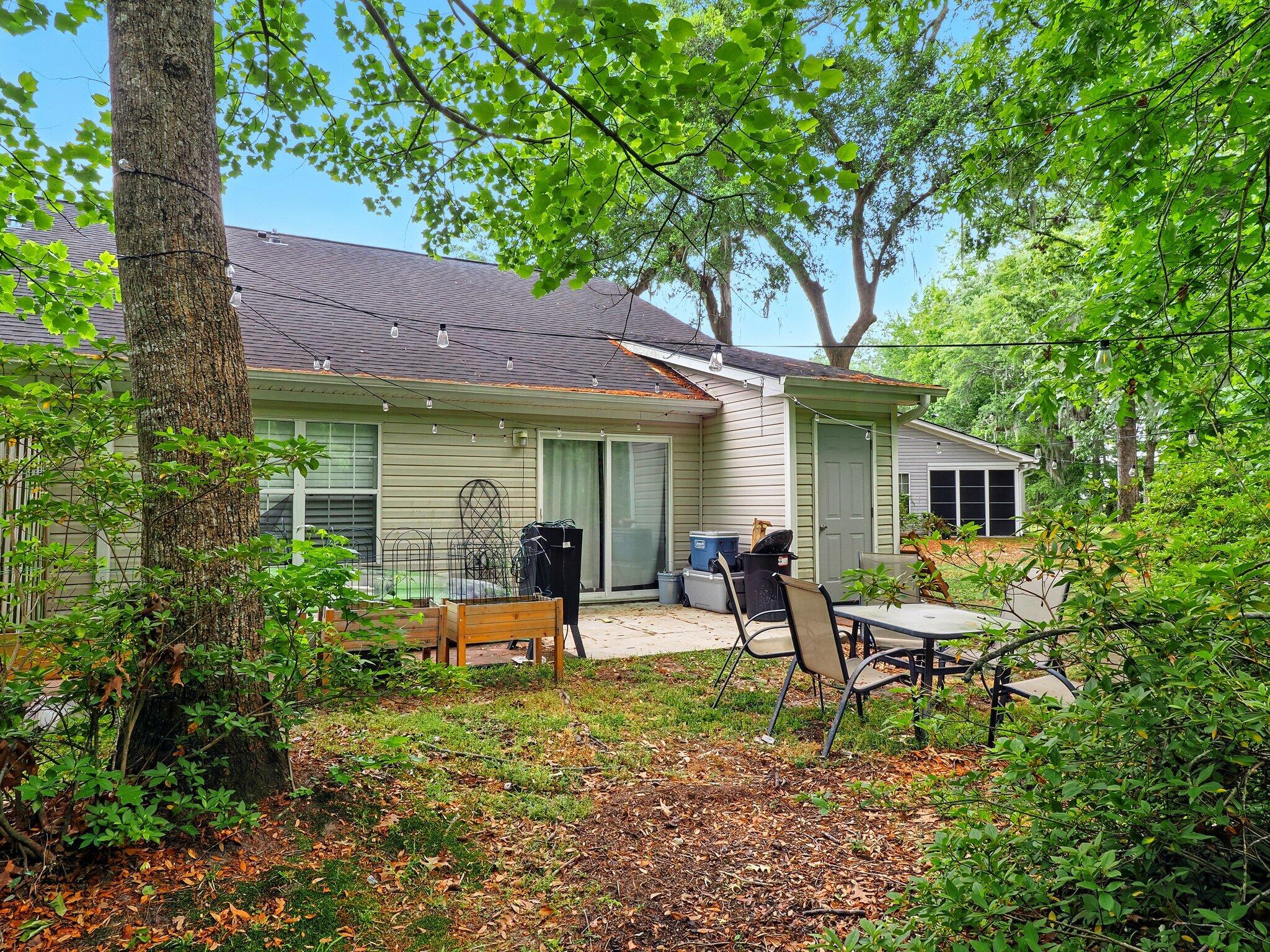 325 Dupont Way