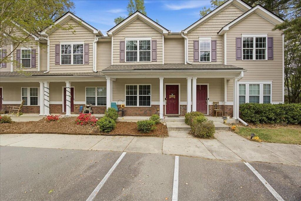 Photo of 302 Twin Tree Drive, Summerville, SC 29485 (MLS # 26008644)