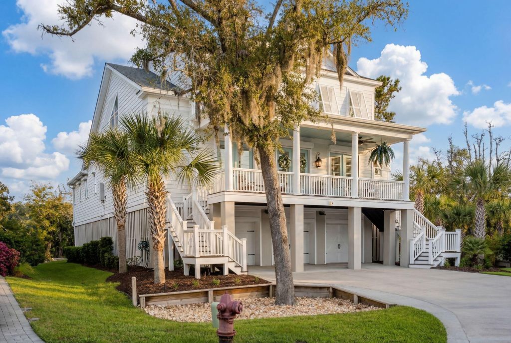 Photo of 1537 Menhaden Lane, Mount Pleasant, SC 29466 (MLS # 26006892)