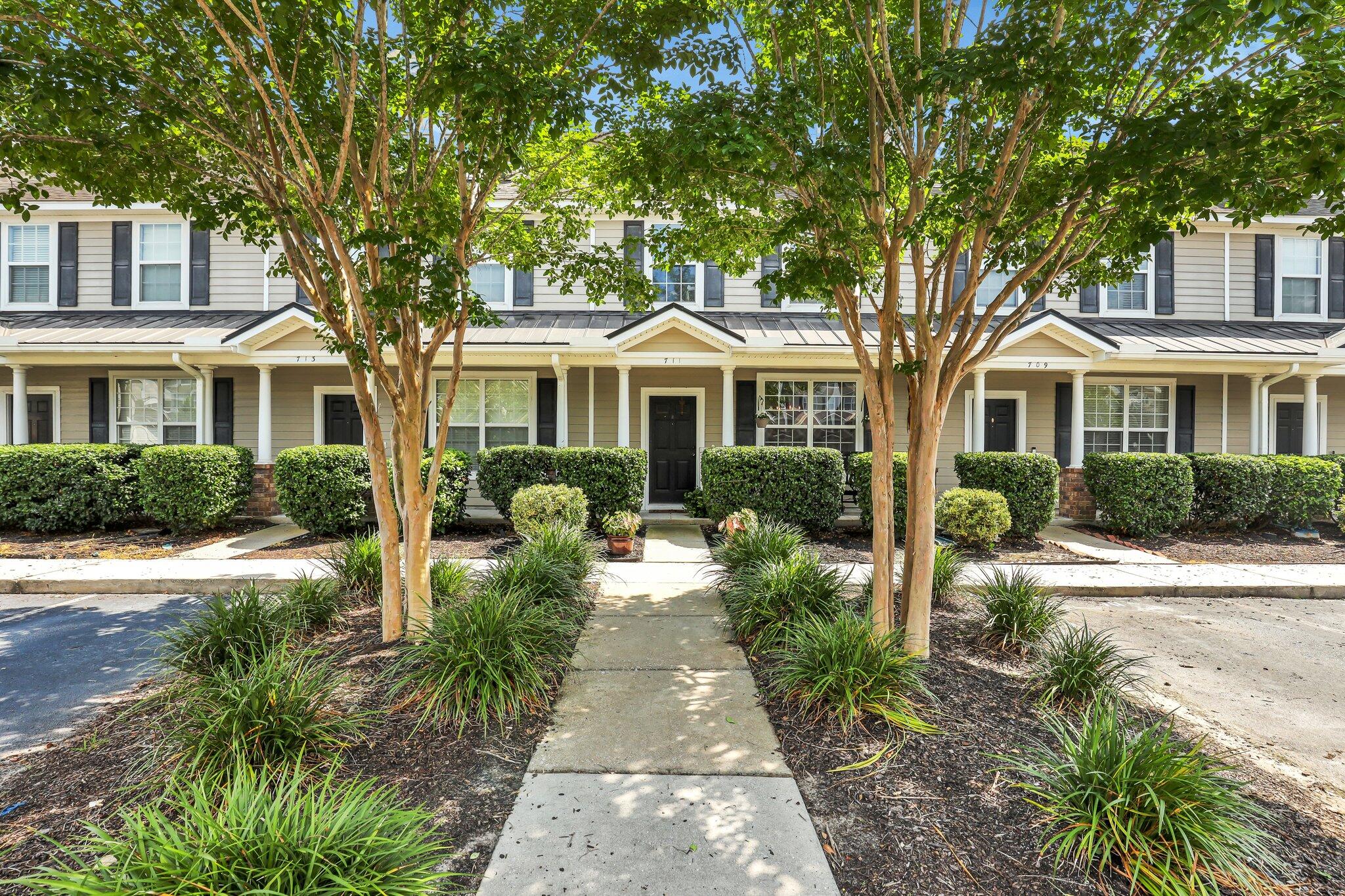 View Summerville, SC 29483 townhome