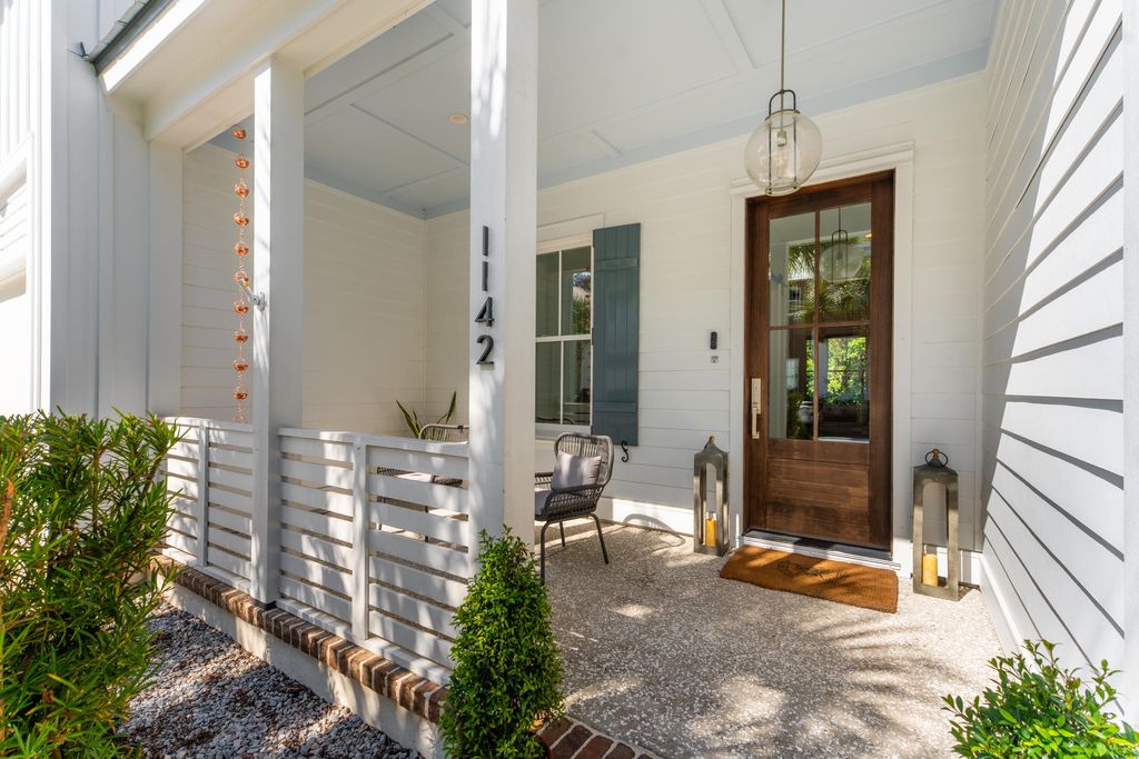 Photo of 1142 Fulton Hall Lane, Mount Pleasant, SC 29466 (MLS # 25027059)