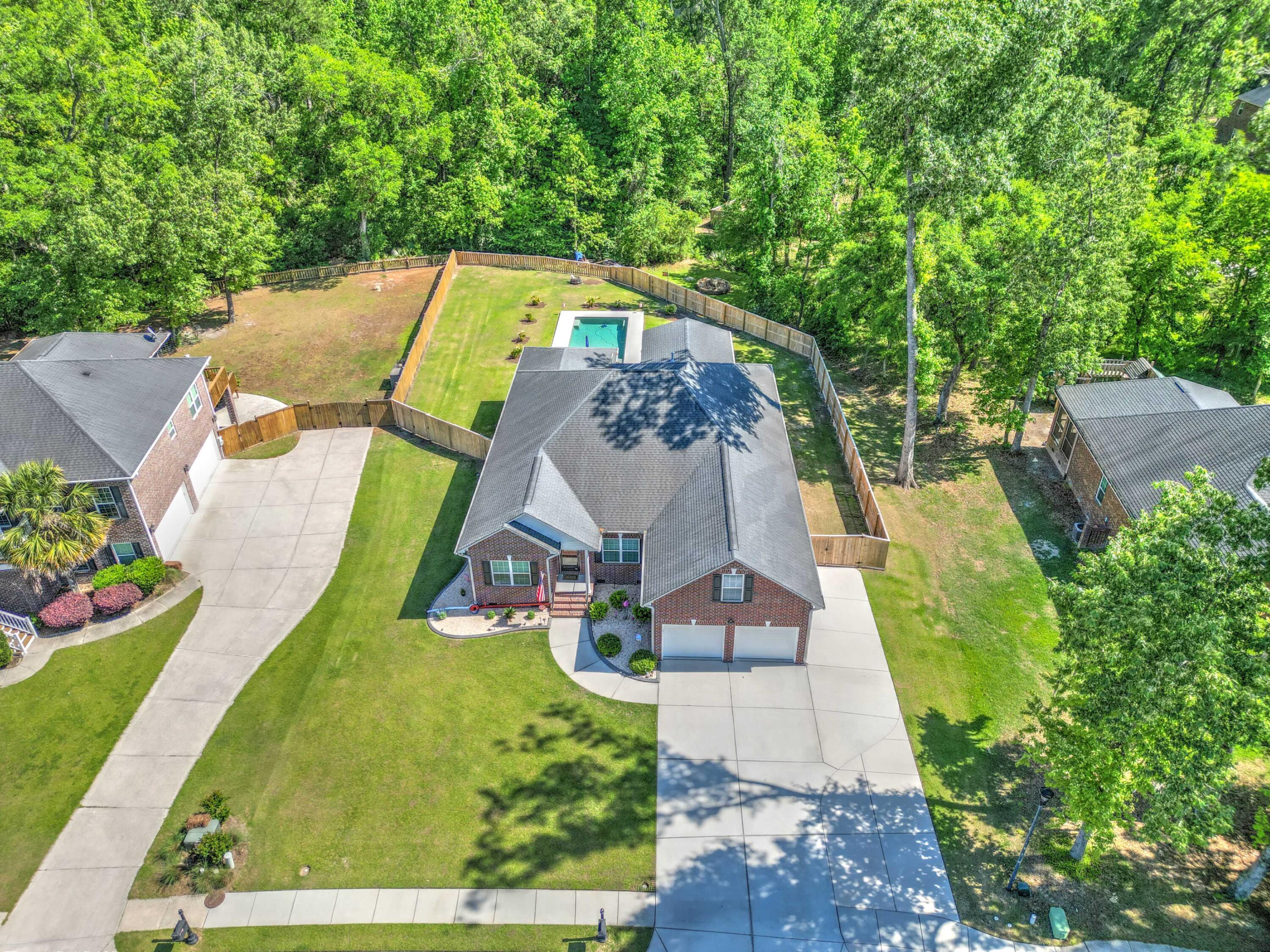 5547 Crescent View Drive