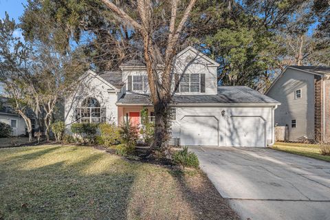 A home in North Charleston