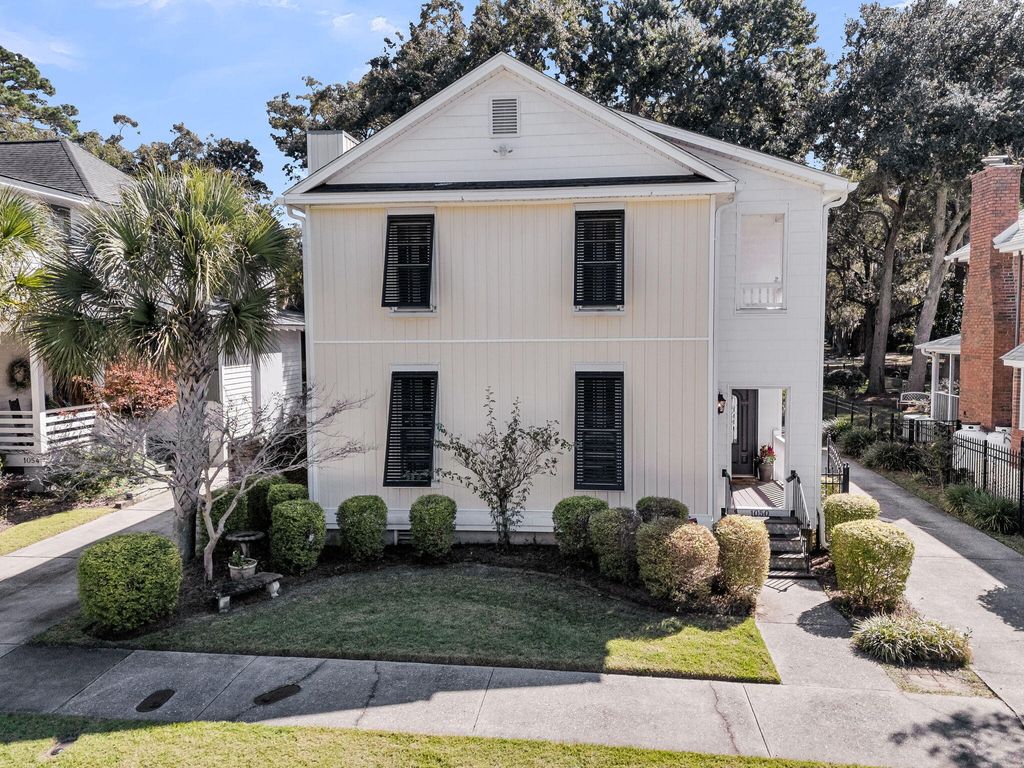 Photo of 1050 Loyalist Lane, Mount Pleasant, SC 29464 (MLS # 25028707)