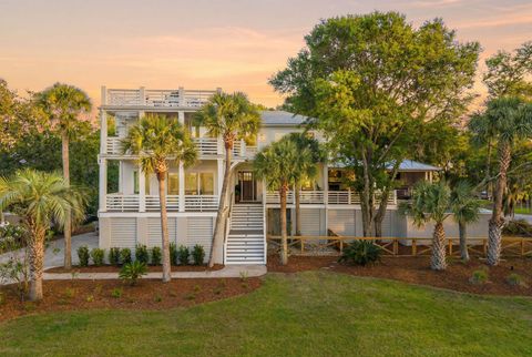 Photo of 3200 Waterway Boulevard, Isle of Palms, SC 29451 (MLS # 26008786)