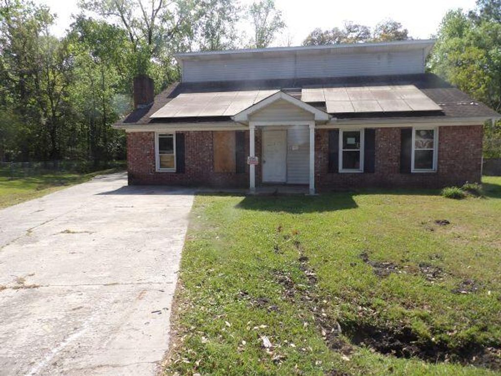 Photo of 102 Desi Court, Summerville, SC 29485 (MLS # 26013924)
