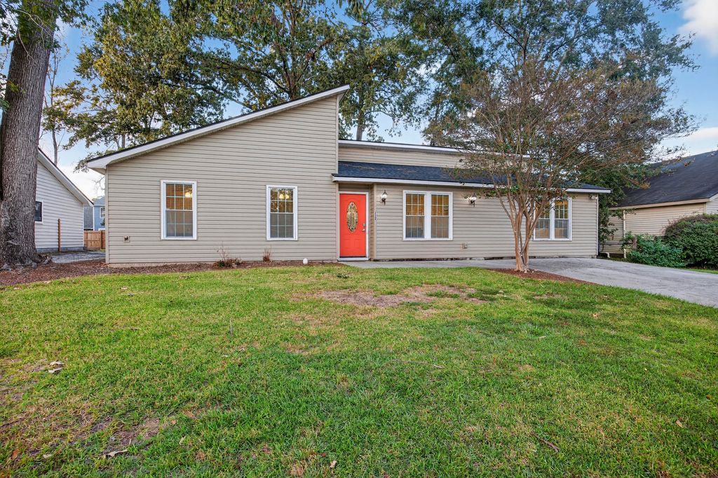 Photo of 112 Pullman Avenue, Summerville, SC 29486 (MLS # 26014380)