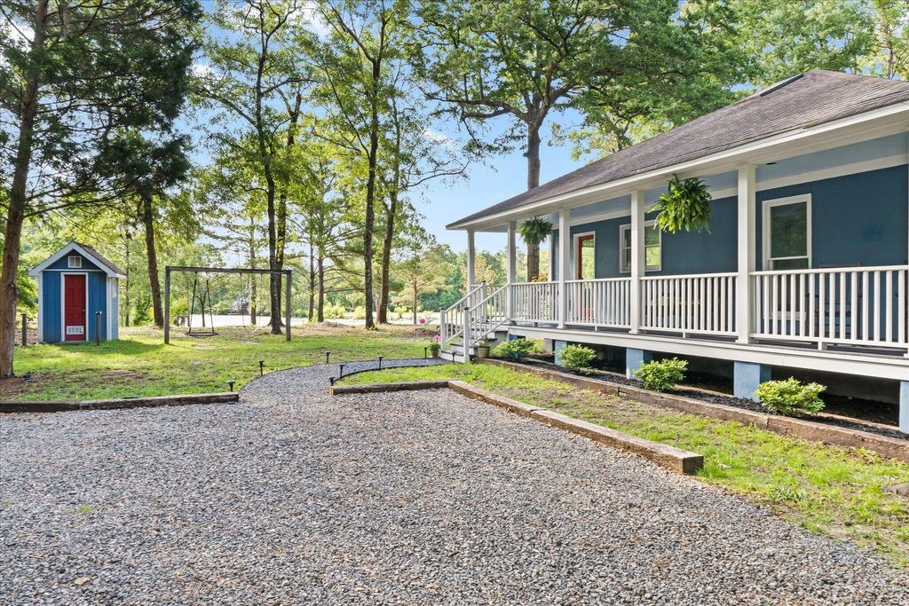 Photo of 4501 Millspring Road, Hollywood, SC 29449 (MLS # 26018429)