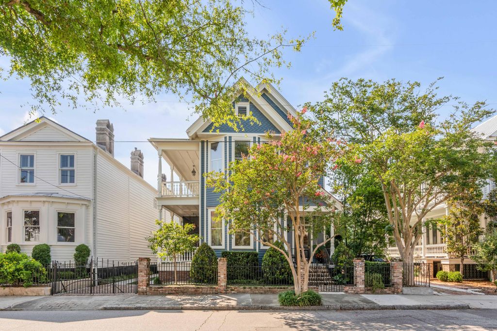 Photo of 31 New Street, Charleston, SC 29401 (MLS # 26014031)
