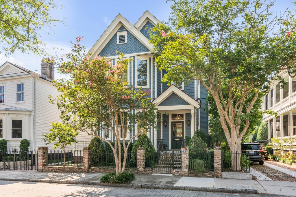 Photo of 31 New Street, Charleston, SC 29401 (MLS # 26014031)