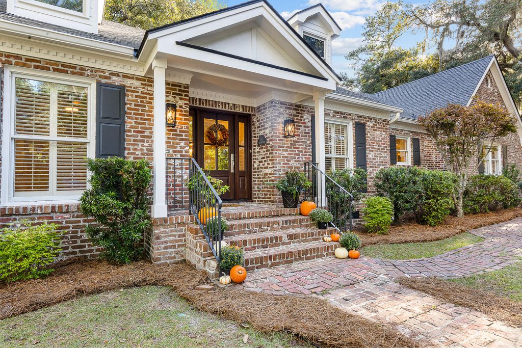 Photo of 103 President Circle, Summerville, SC 29483 (MLS # 25027233)