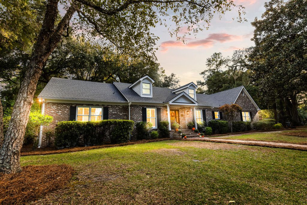 Photo of 103 President Circle, Summerville, SC 29483 (MLS # 25027233)