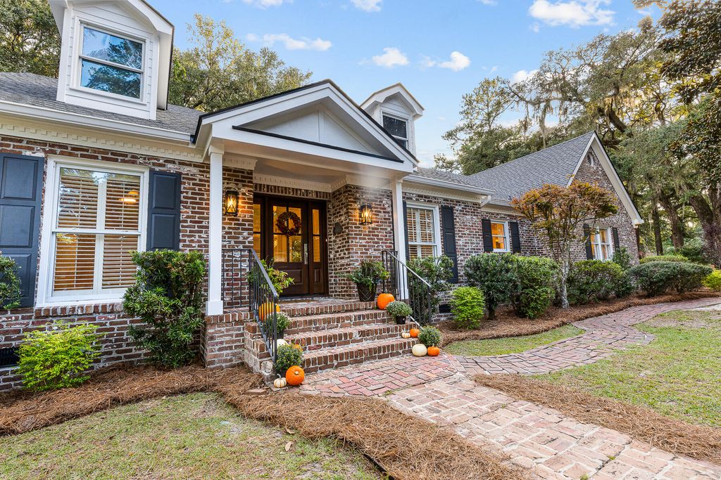 Photo of 103 President Circle, Summerville, SC 29483 (MLS # 25027233)