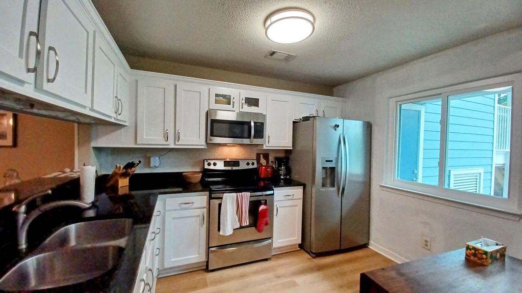Photo of 850 Ilex Court #C, Mount Pleasant, SC 29464 (MLS # 25026055)
