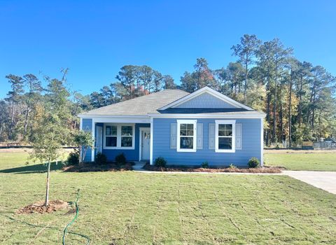 A home in Summerton