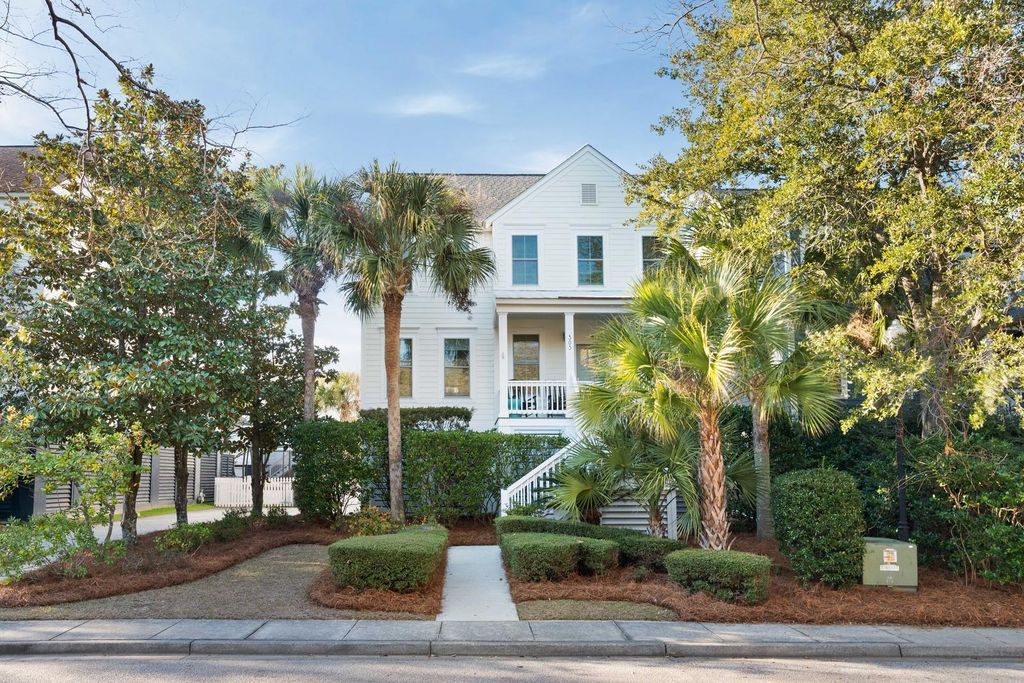 Photo of 303 S Ladd Court, Charleston, SC 29492 (MLS # 26001517)