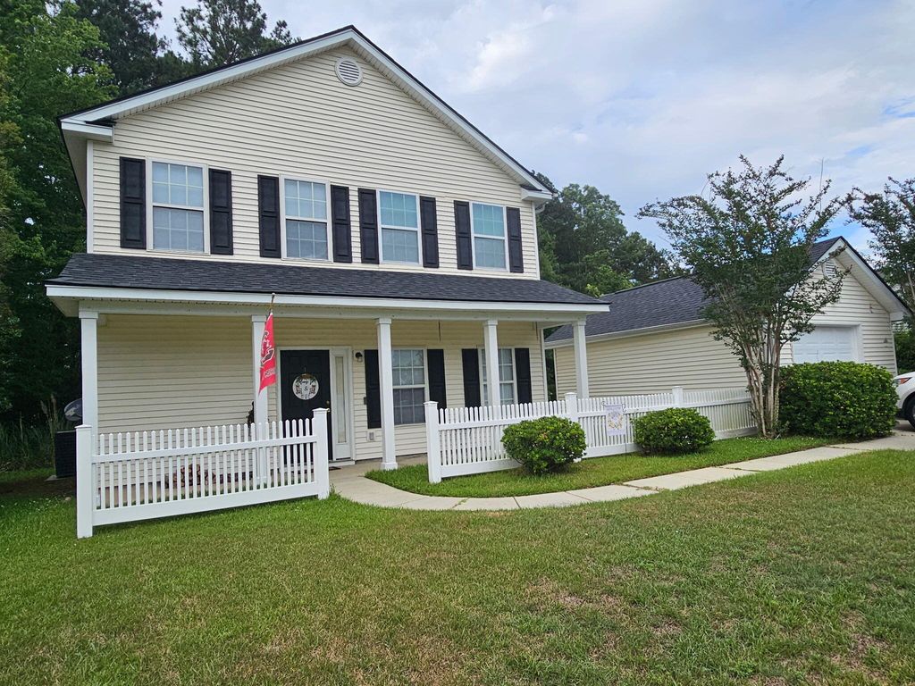 Photo of 331 Sunburst Way, Summerville, SC 29483 (MLS # 26014244)