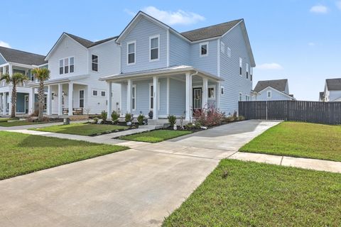 Photo of 225 Witherspoon Street, Summerville, SC 29486 (MLS # 26008440)