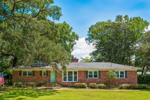 Photo of 1616 Holton Place, Charleston, SC 29407 (MLS # 26023062)
