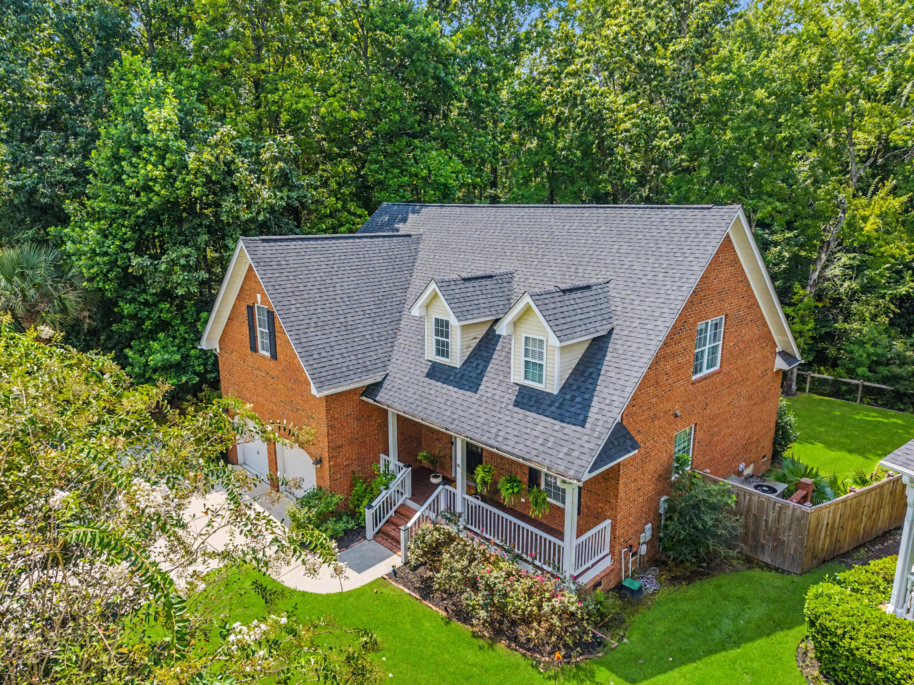 8631 Woodland Walk