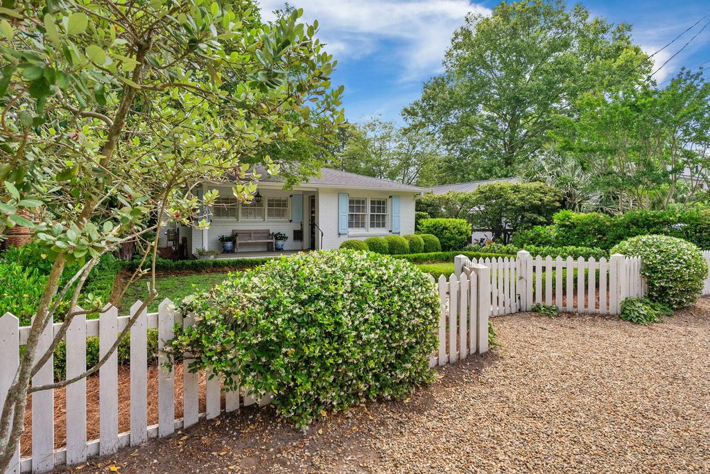 Photo of 708 Pitt Street, Mount Pleasant, SC 29464 (MLS # 26014394)