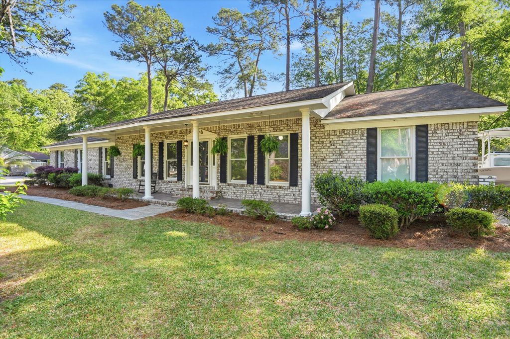 Photo of 109 Beacon Hill Lane, Summerville, SC 29485 (MLS # 26010282)