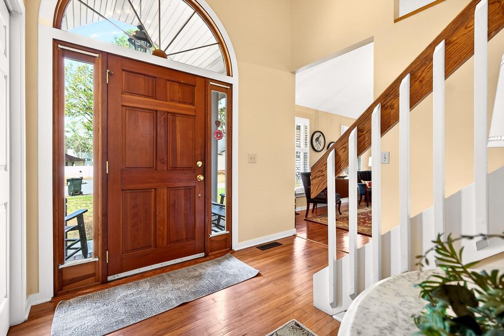 Photo of 104 Glasgow Circle, Summerville, SC 29483 (MLS # 26006133)