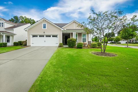 Photo of 421 Four Seasons Boulevard, Summerville, SC 29486 (MLS # 25027592)