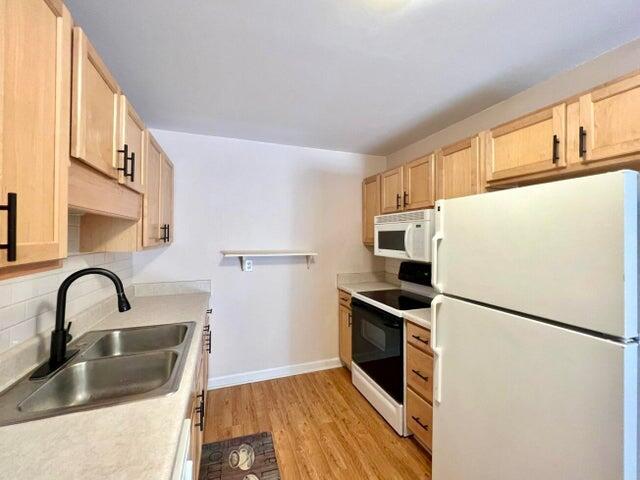 21 Rivers Point Row 1e