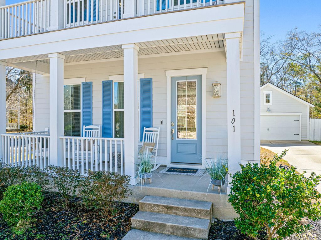 Photo of 101 W Respite Lane, Summerville, SC 29483 (MLS # 26004787)