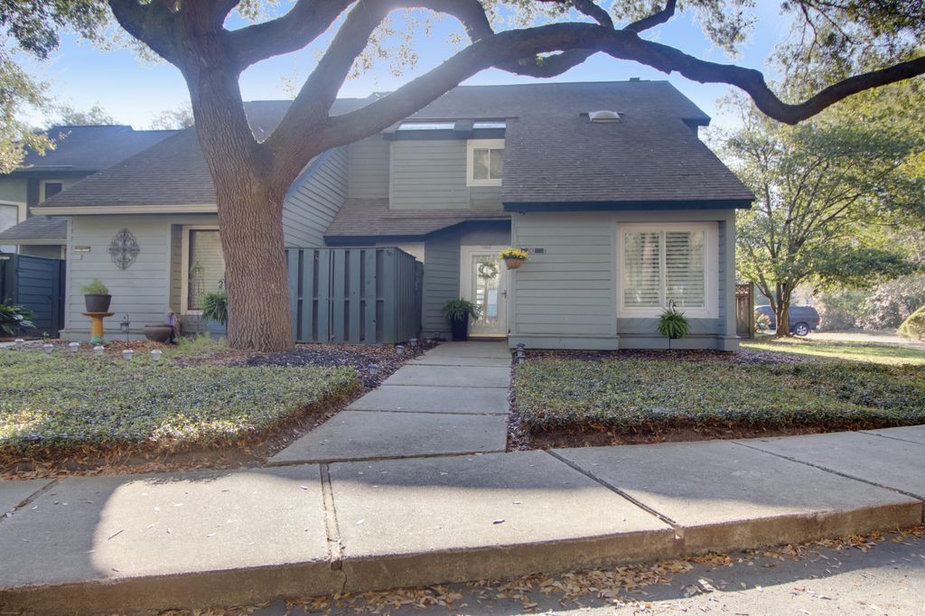 Photo of 1162 Shadow Lake Circle #Unit 44, Mount Pleasant, SC 29464 (MLS # 26008340)