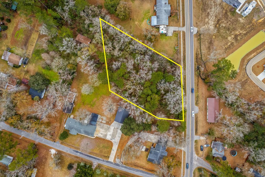 Photo of 810 Orangeburg Road, Summerville, SC 29483 (MLS # 25002219)