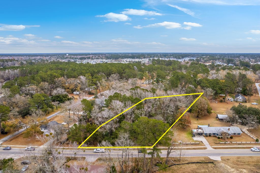 Photo of 810 Orangeburg Road, Summerville, SC 29483 (MLS # 25002219)