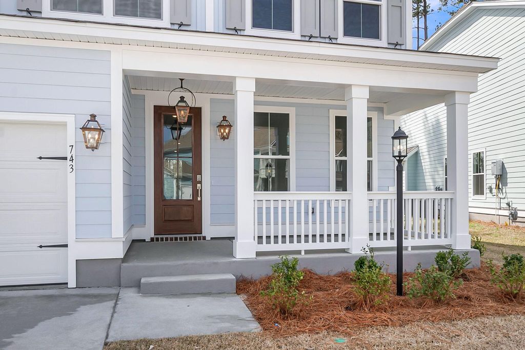 Photo of 743 Maynard Lane, Summerville, SC 29486 (MLS # 26005007)