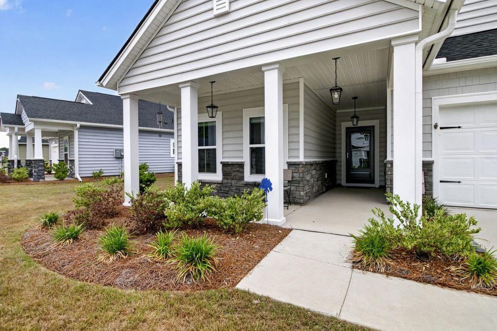 Photo of 1387 Locals Street, Summerville, SC 29485 (MLS # 26012407)