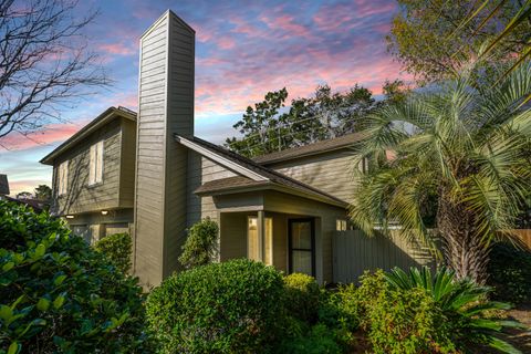 Photo of 31 Maplecrest Drive, Charleston, SC 29412 (MLS # 25032393)