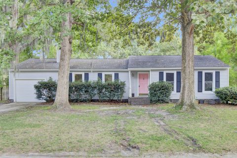 Photo of 3 Tartan Court, Charleston, SC 29414 (MLS # 25027510)
