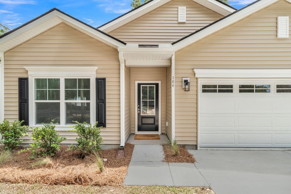 Photo of 184 W Boundary Street, Summerville, SC 29485 (MLS # 26020514)