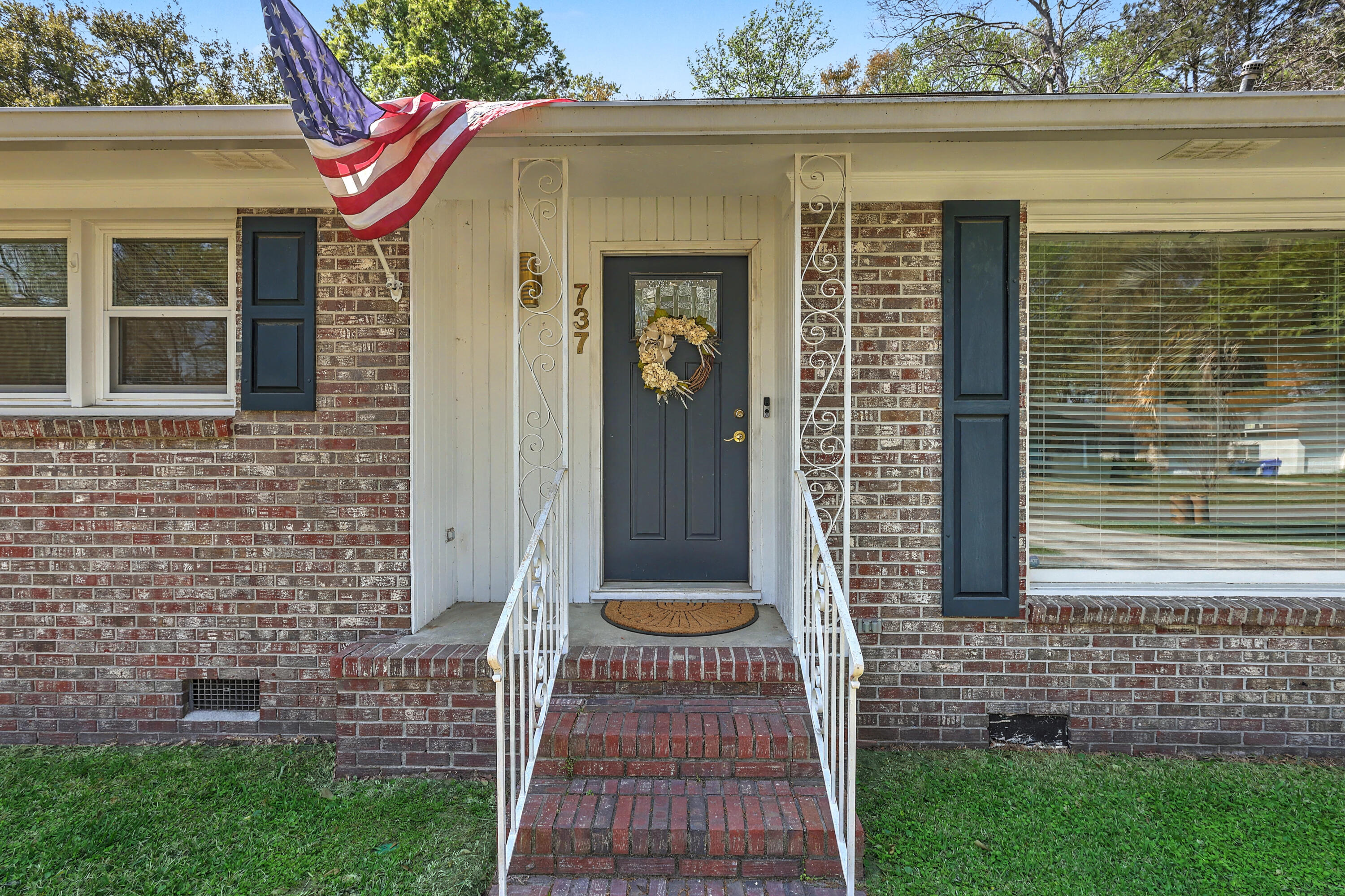 737 Canary Drive