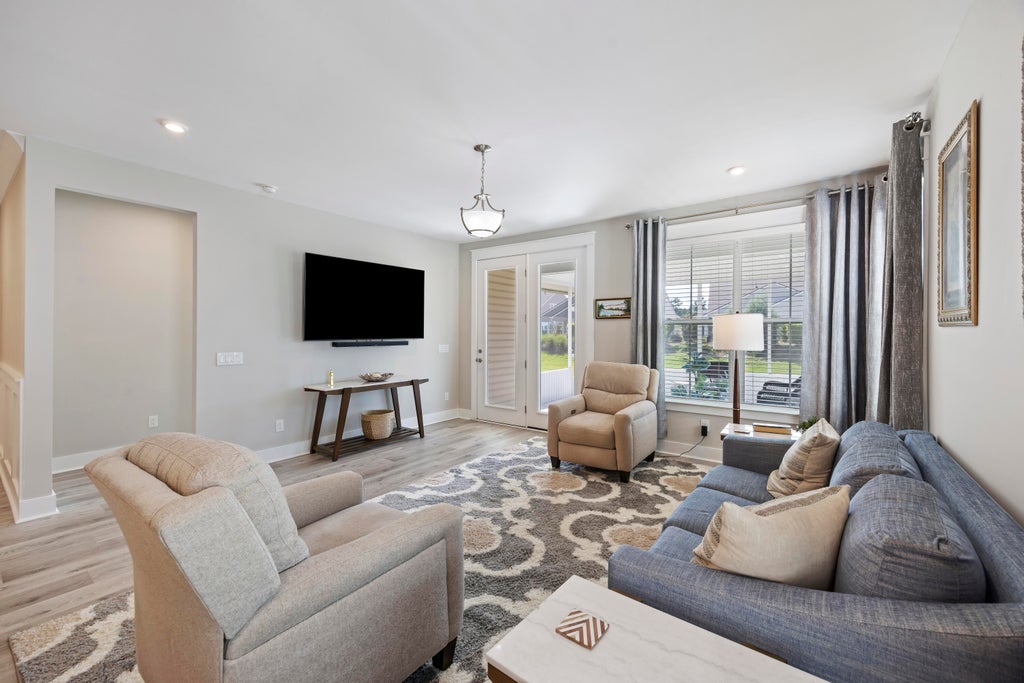 Photo of 119 Leeward Landing, Summerville, SC 29486 (MLS # 26025550)