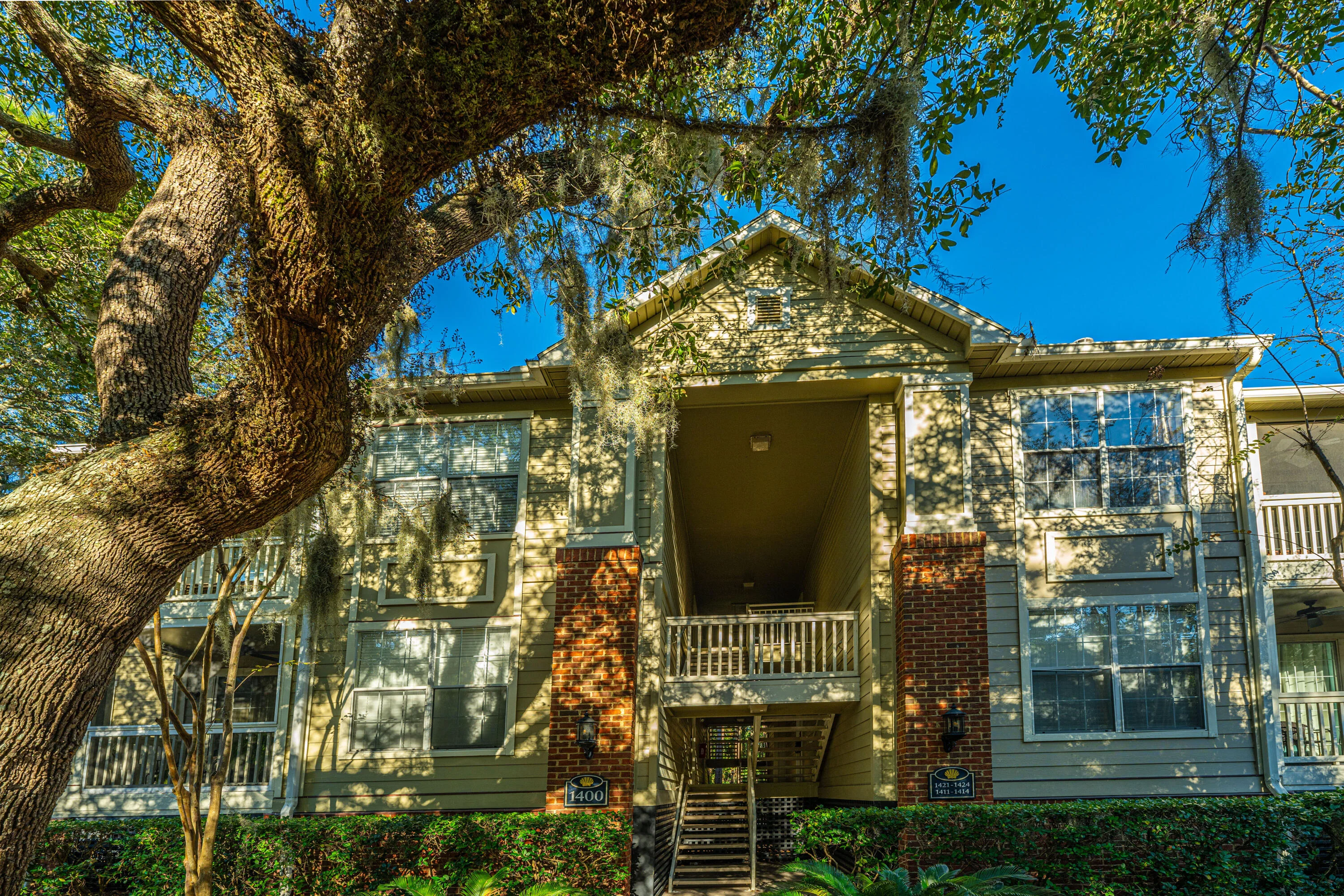 1600 Long Grove Drive Unit 1422
