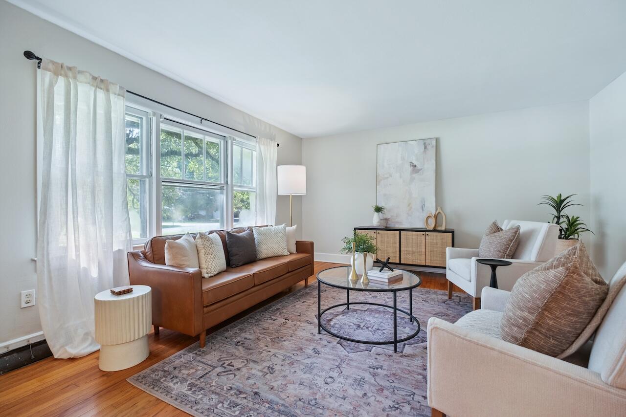 4968 Victoria Avenue