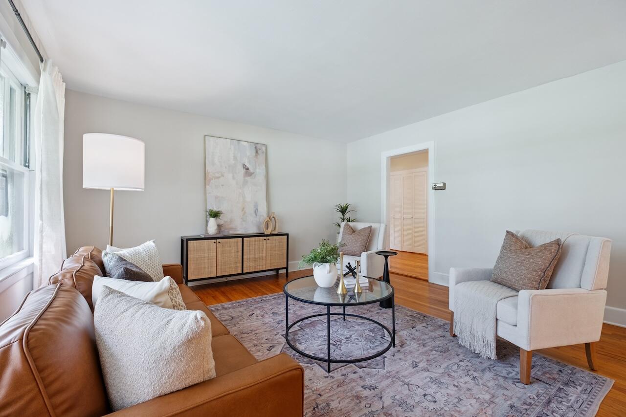 4968 Victoria Avenue