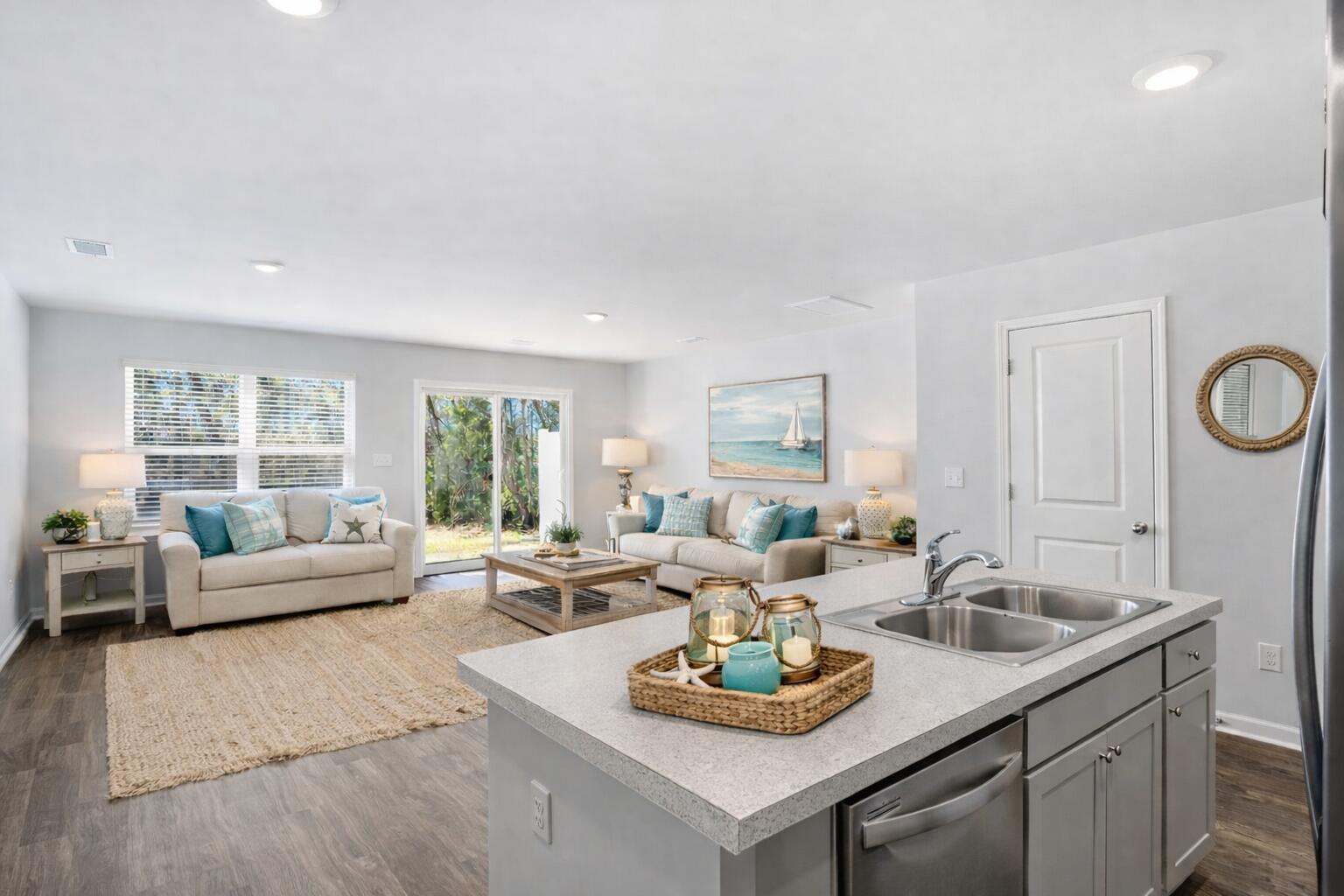 4692 Palm View Circle