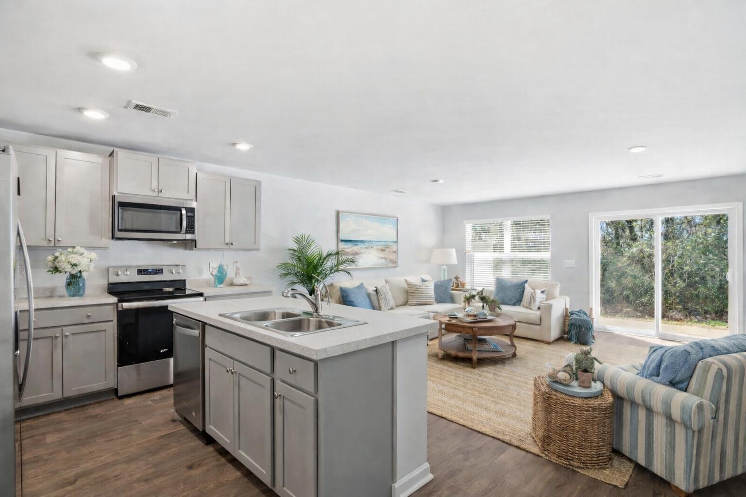 4692 Palm View Circle